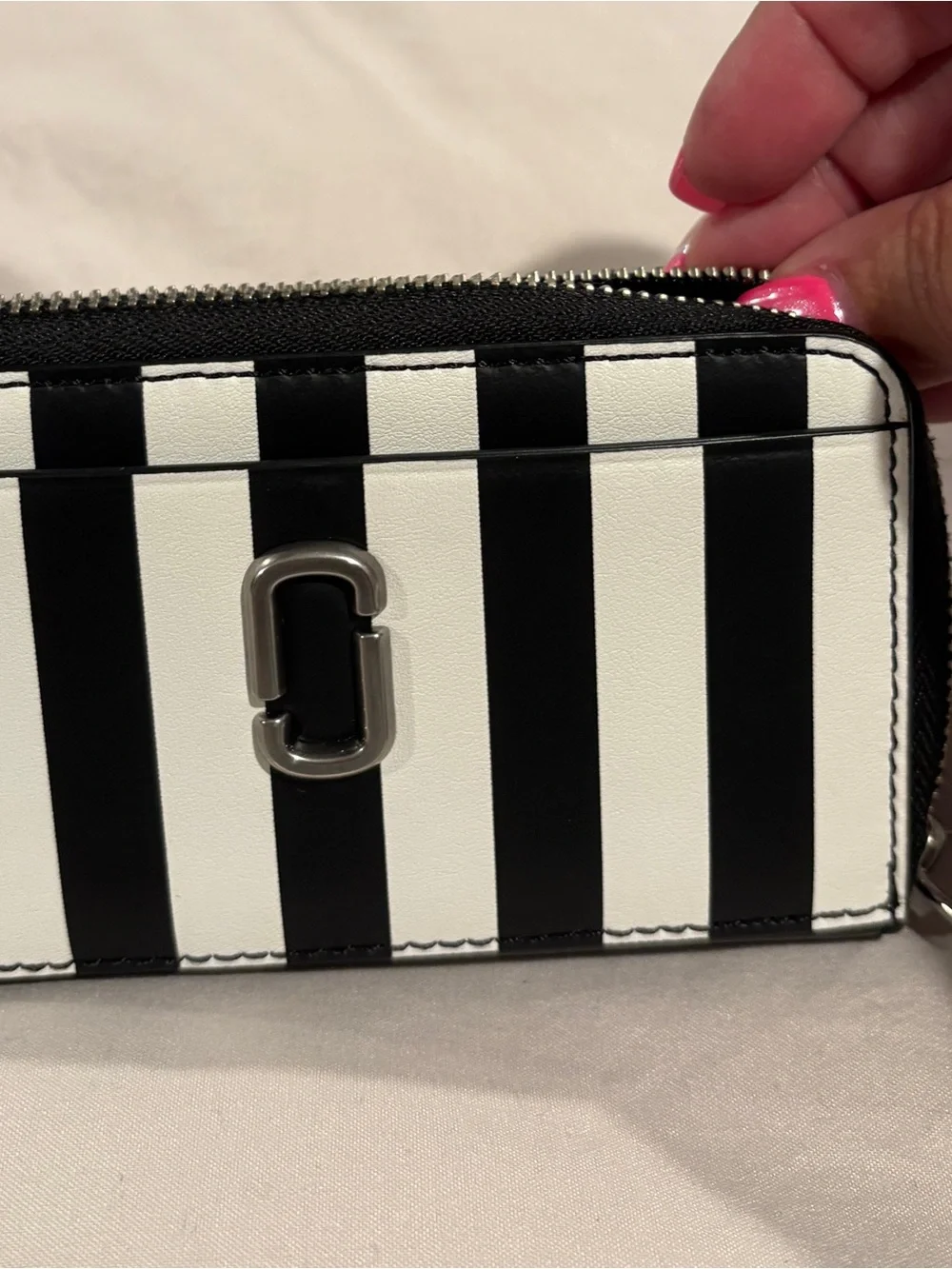 Marc Jacobs compact striped